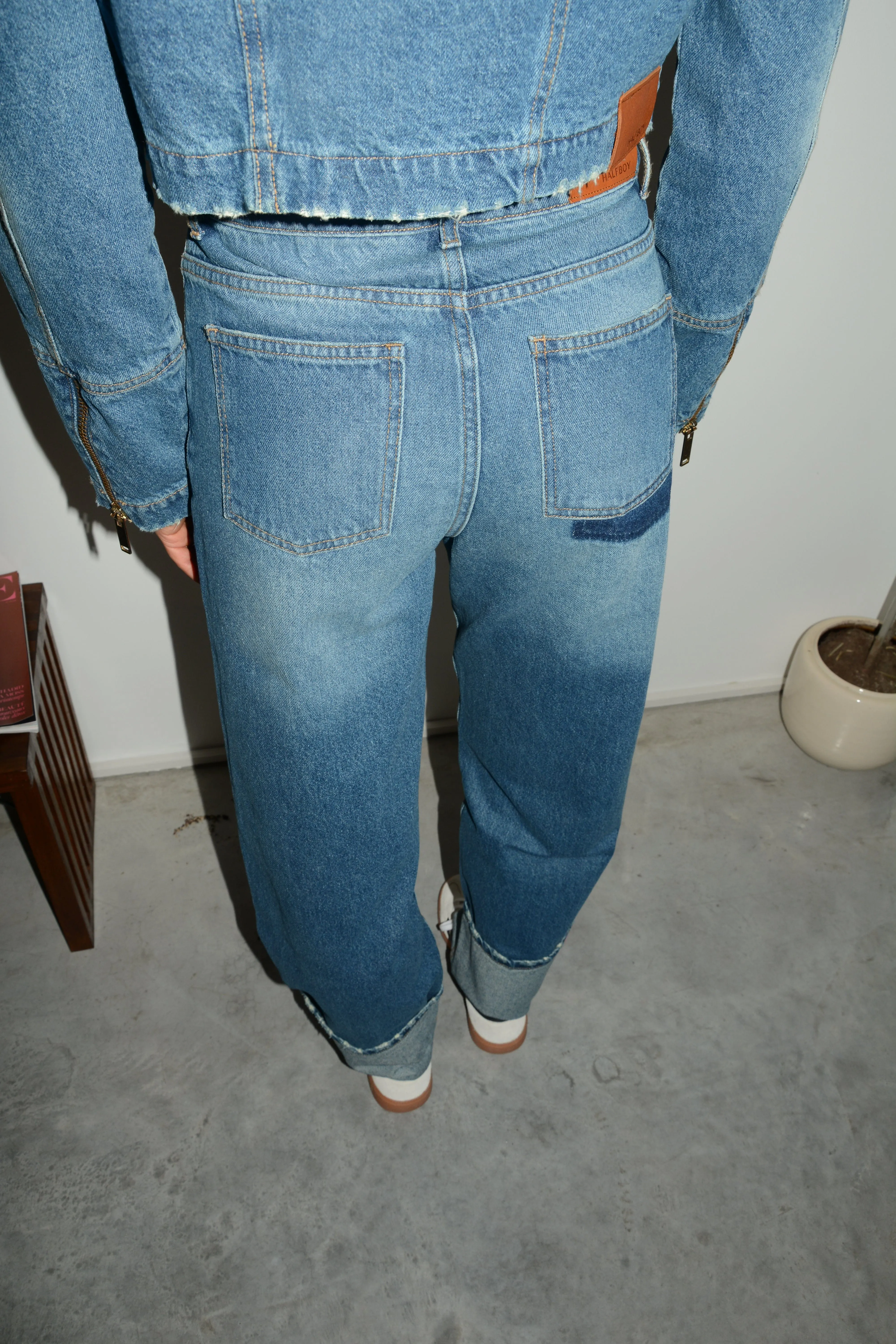 DENIM PANTS BOYFRIEND JEANS IN MEDIUM BLUE DENIM